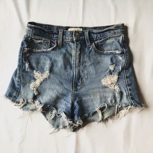 Abercrombie&Fitch high rise mom shorts